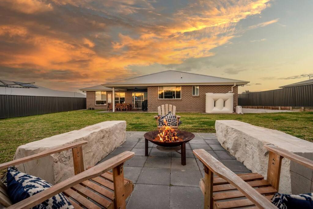 'Devan House' Family Retreat With Games Room Mudgee Exterior photo